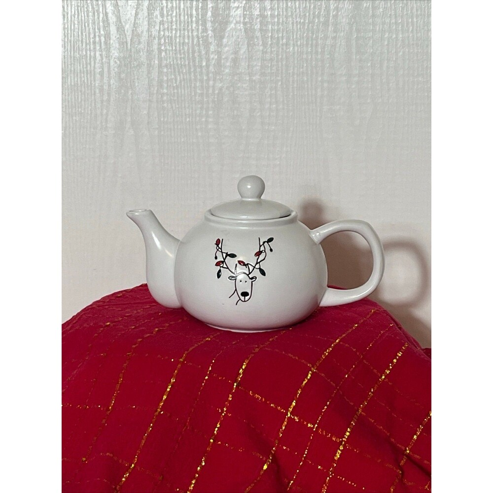 Happy Holidays (Rudy) Cordon Bleu Christmas Reindeer Teapot 2003-07 Discontinued